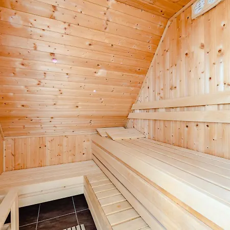 Reetdachhaus Mit Sauna Und Boddenblick - D 128.036a