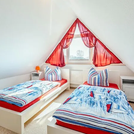 Holiday home Reetdachhaus Mit Sauna Und Boddenblick - D 128.036a Vieregge